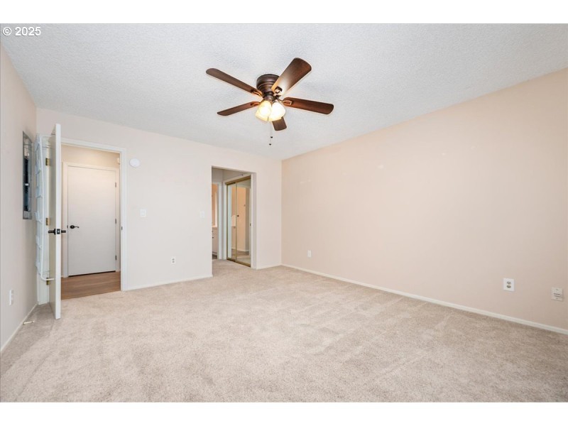 Bedroom, Primary