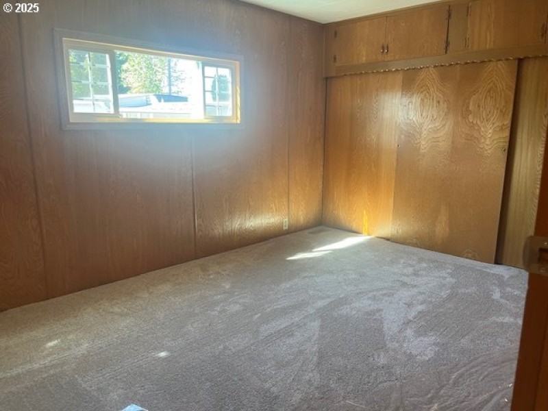 Bedroom, Primary
