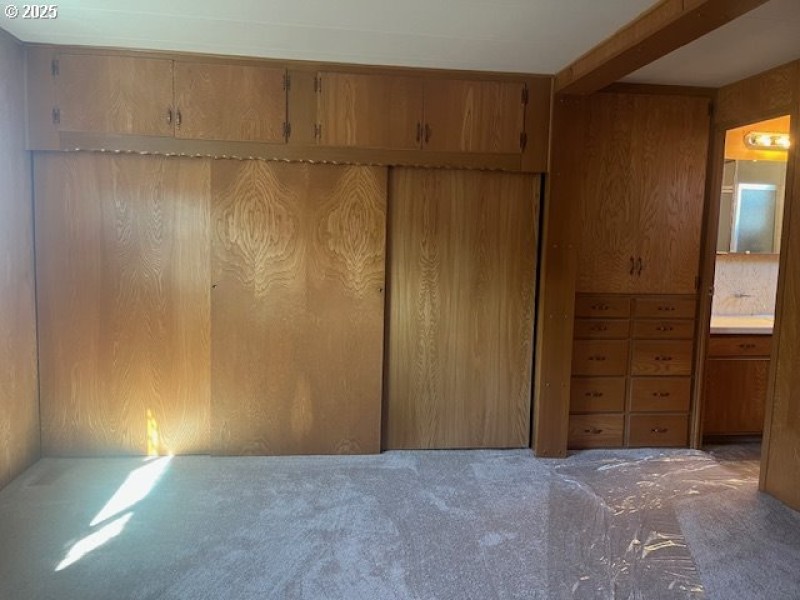 Bedroom, Primary