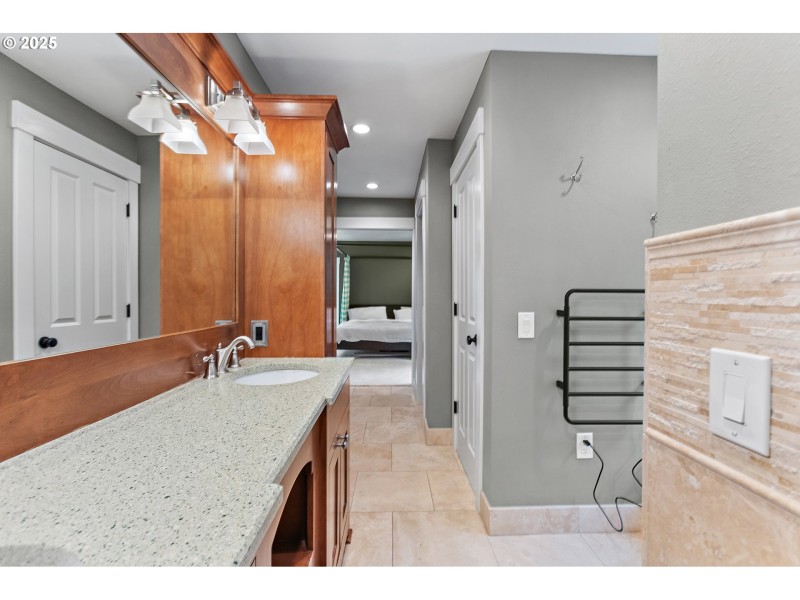 Owner's Suite Bathroom