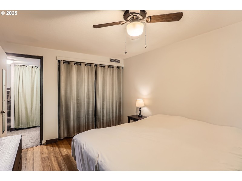 Bedroom, Primary