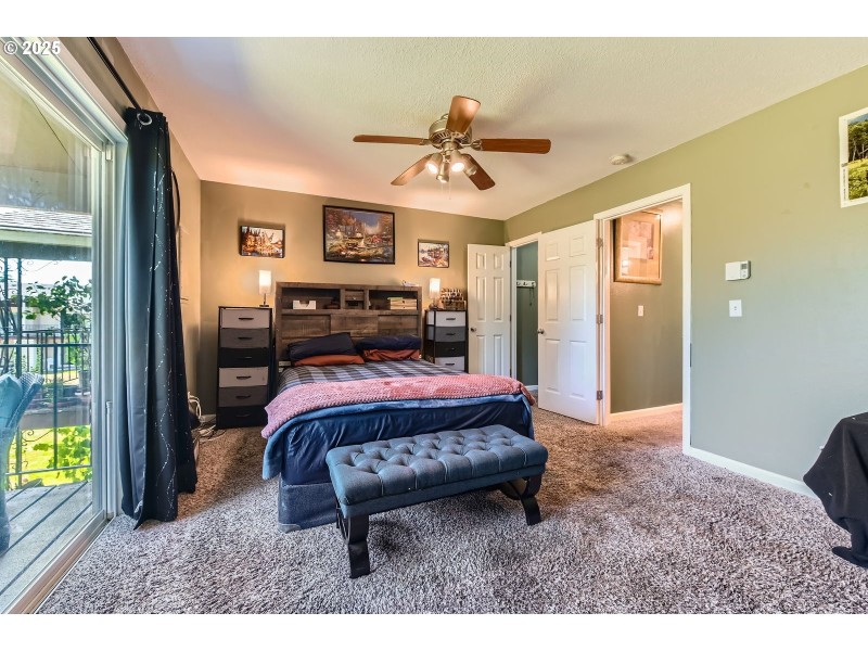 Bedroom, Primary