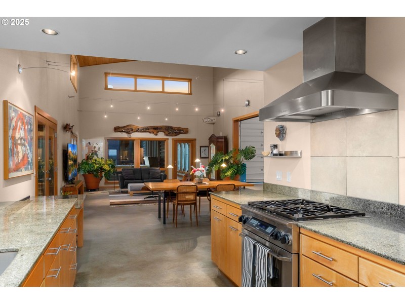 Kitchen/Living Room