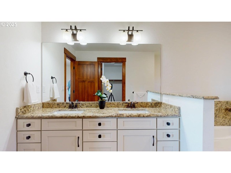 Bathroom, Attached
