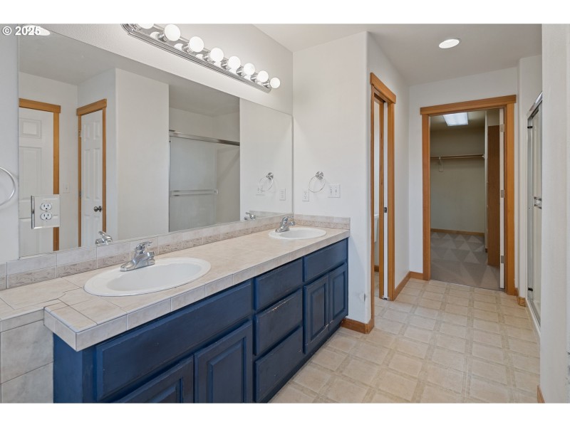 Owner's Suite Bathroom