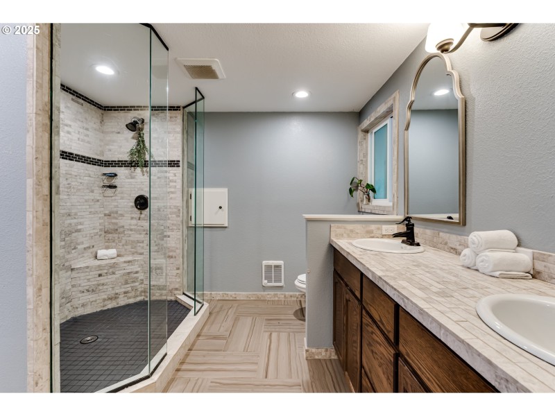 Bedroom, Owner's Suite