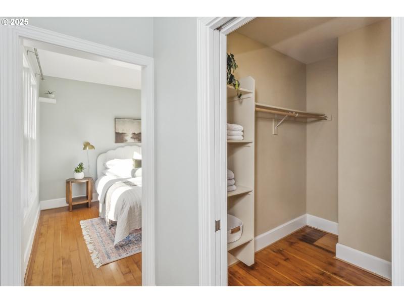 Bedroom, Primary