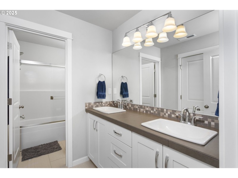 Owner's Suite Bathroom