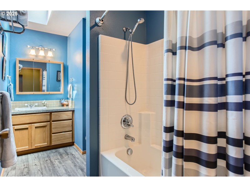 Bathroom, Attached