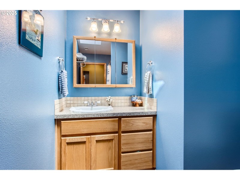Bathroom, Attached