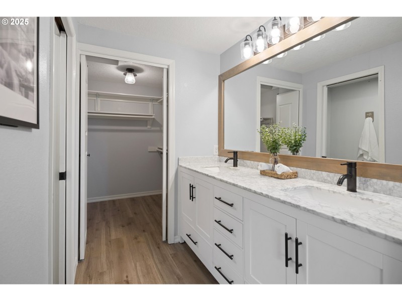 Bathroom, Attached
