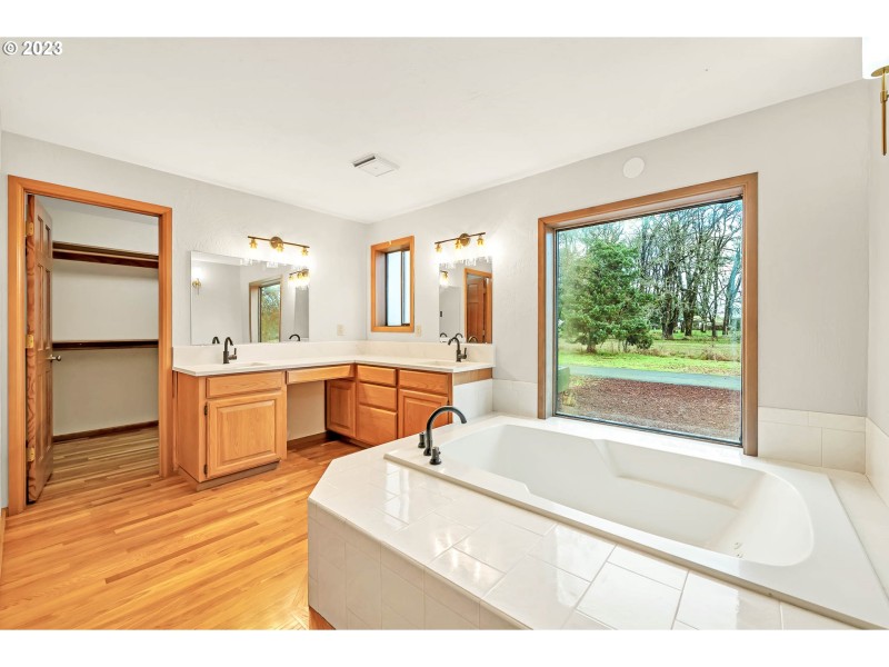 Bathroom, Attached