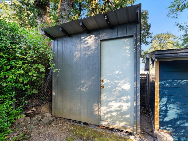 Shed