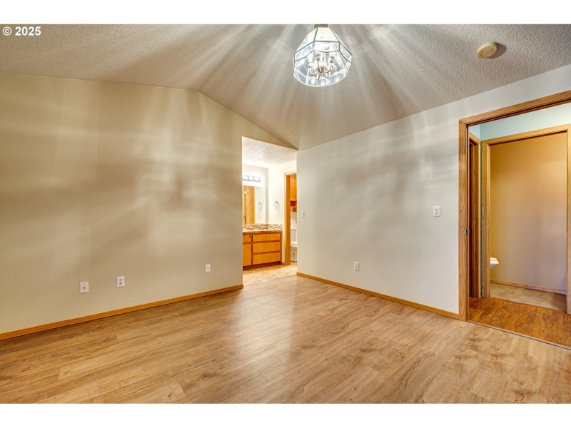 Bedroom, Primary