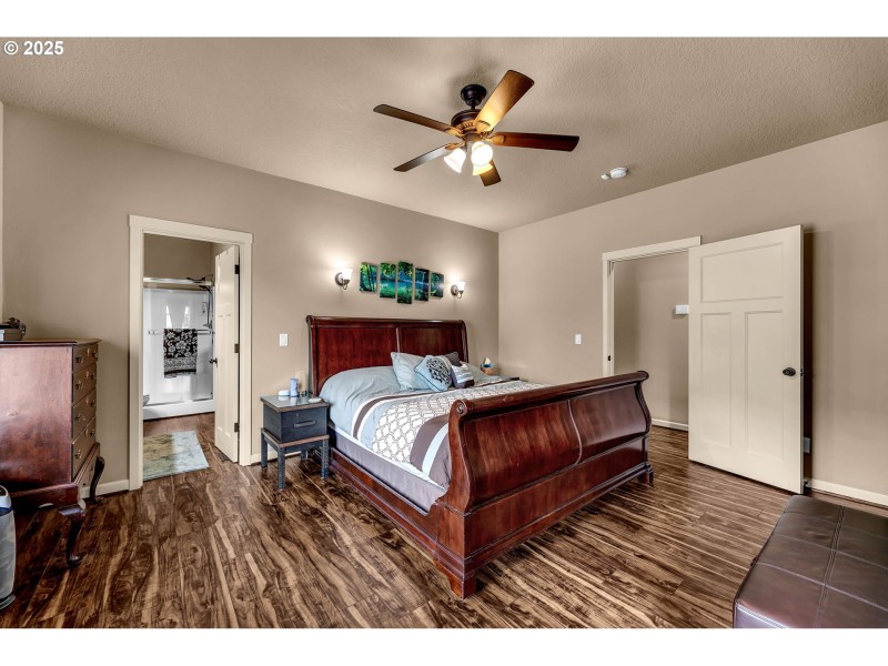 Bedroom, Primary