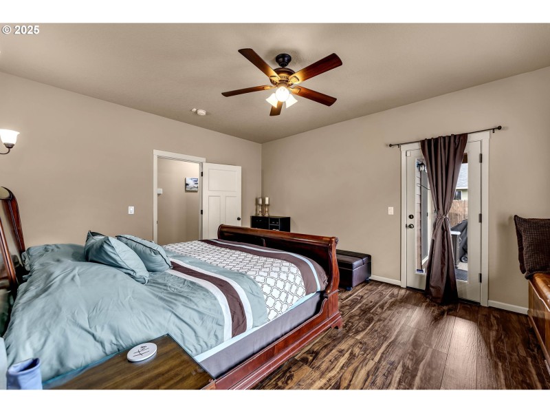 Bedroom, Primary