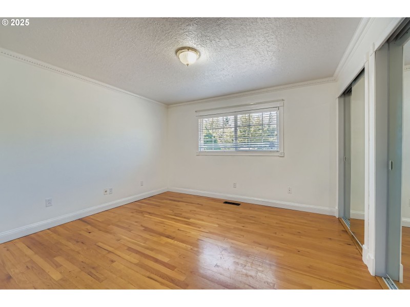 Bedroom, Primary
