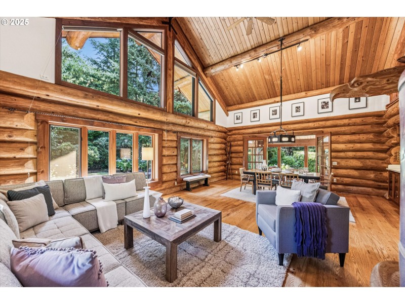 Living Room/Dining Room