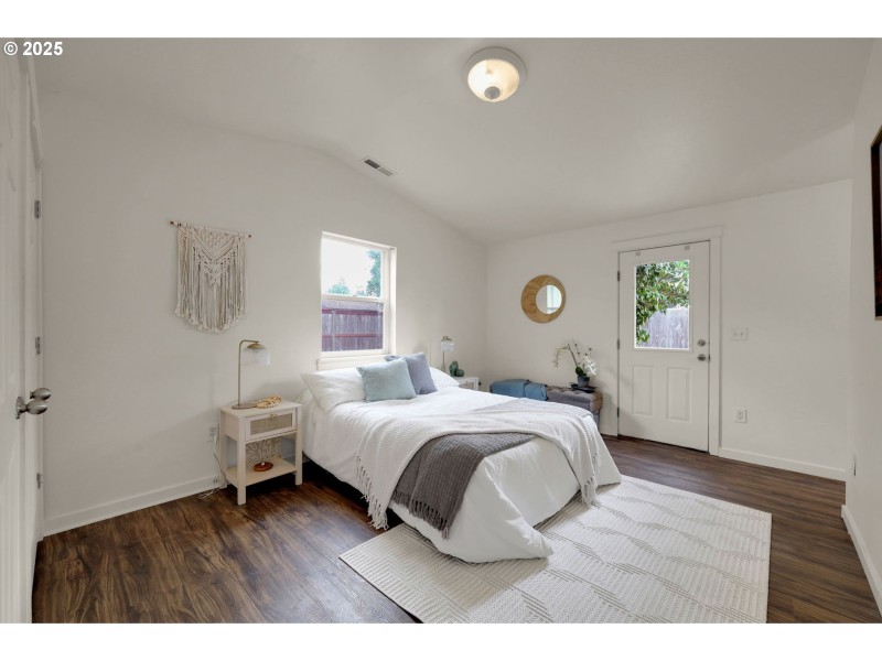 Bedroom, Primary