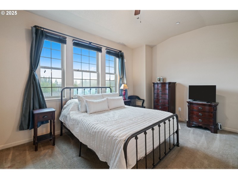 Bedroom, Primary