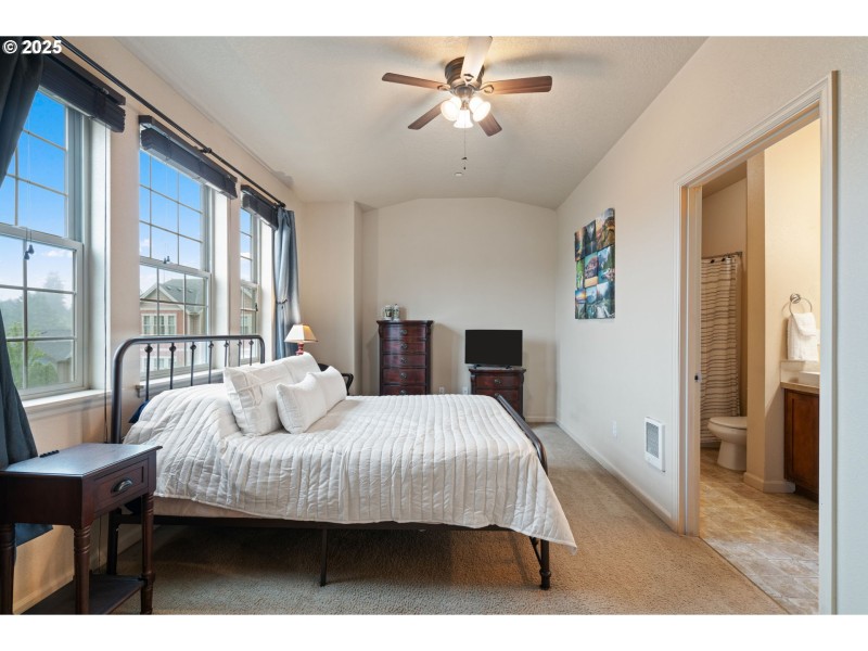 Bedroom, Primary