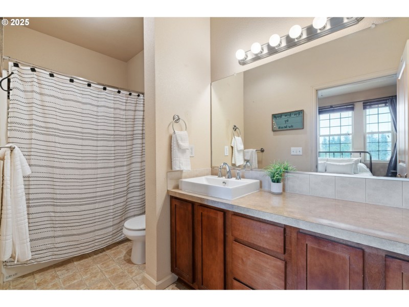 Bathroom, Attached