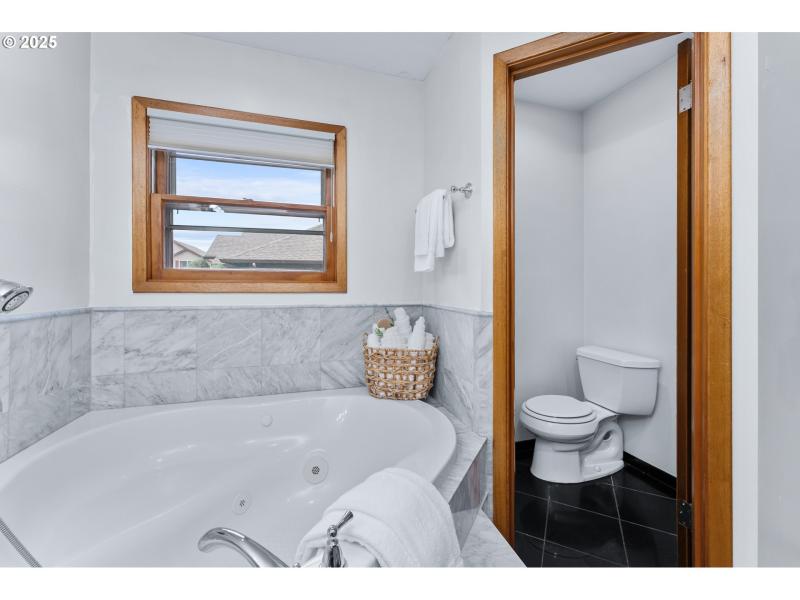 Owner's Suite Bathroom