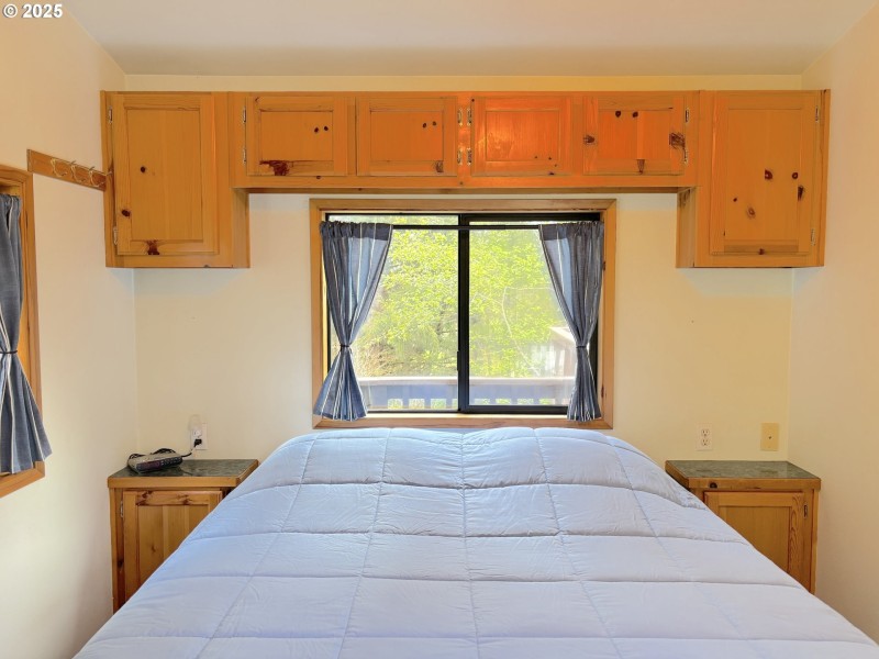 Bedroom, Primary