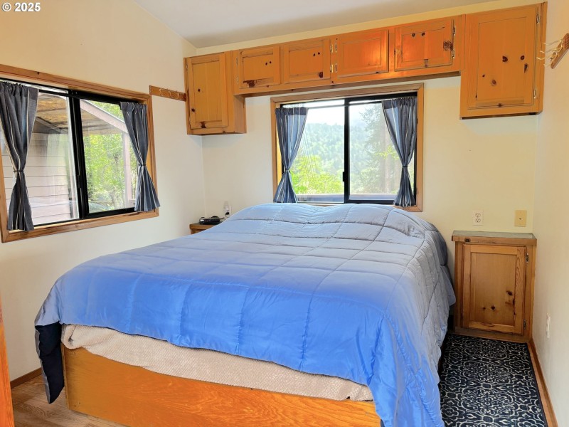 Bedroom, Primary
