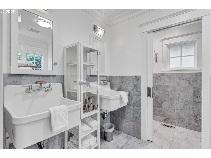 Owner's Suite Bathroom