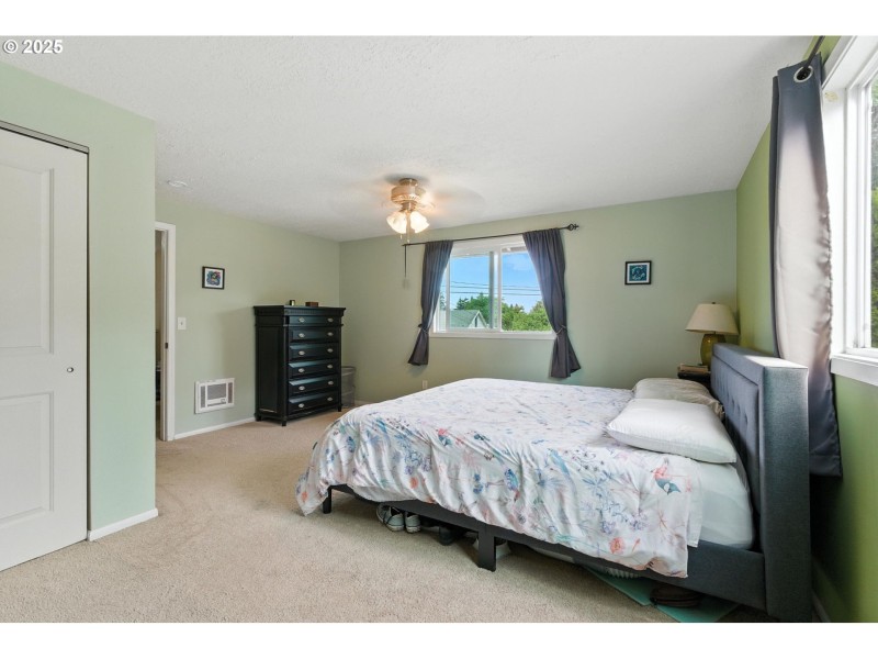 Bedroom, Primary