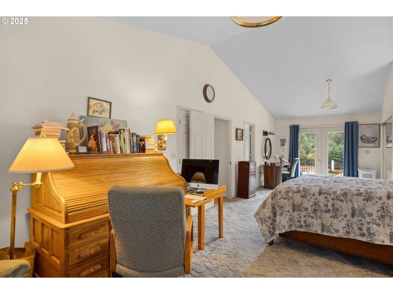 Bedroom, Primary