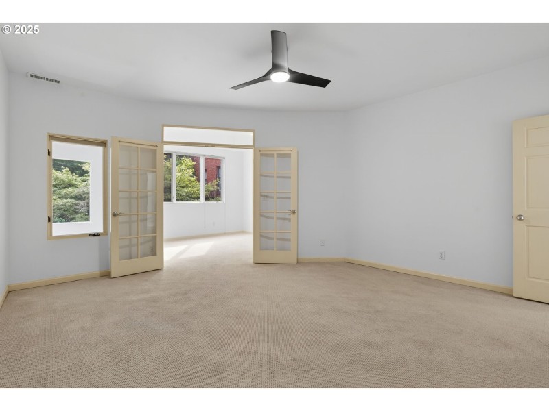 Bedroom, Primary