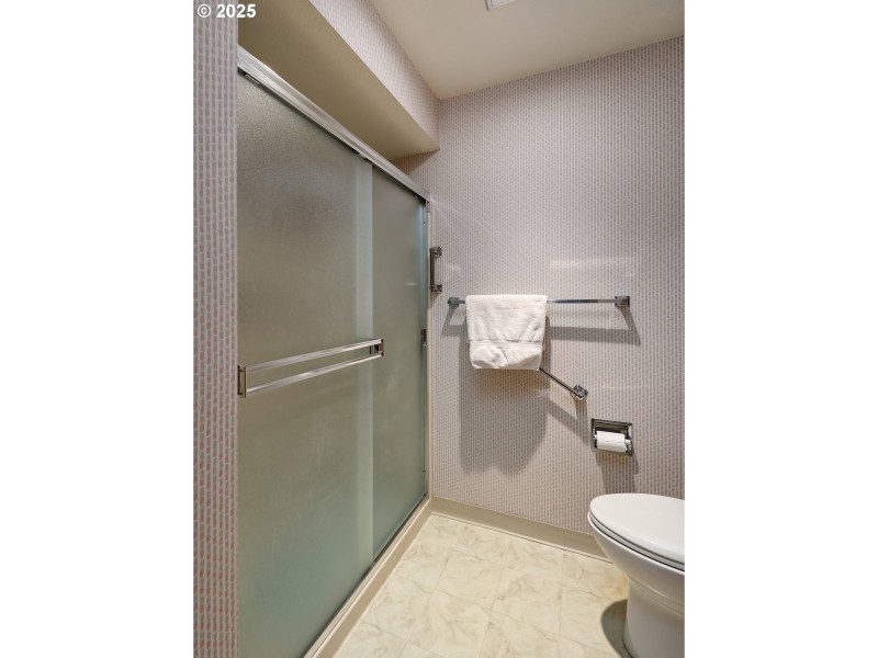 Owner's Suite Bathroom