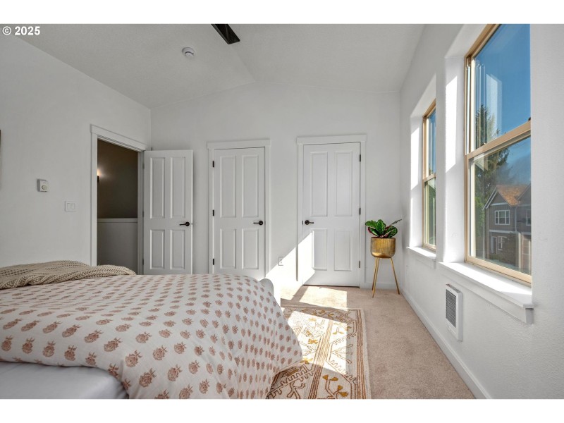Bedroom, Primary
