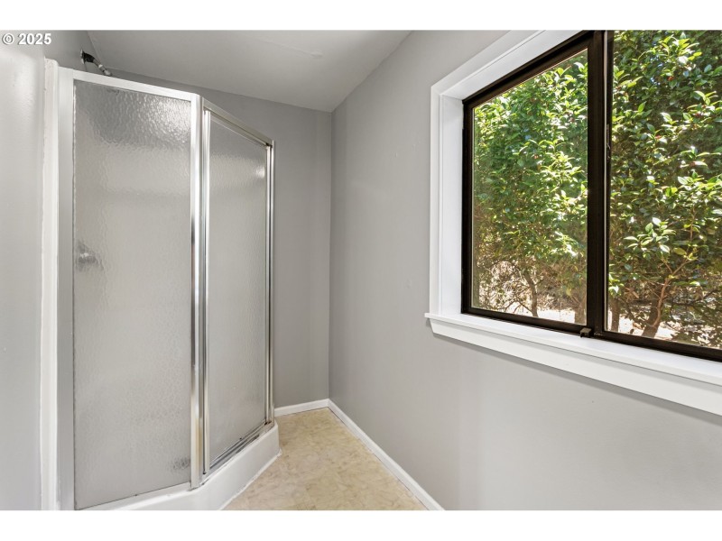 Bathroom, Attached
