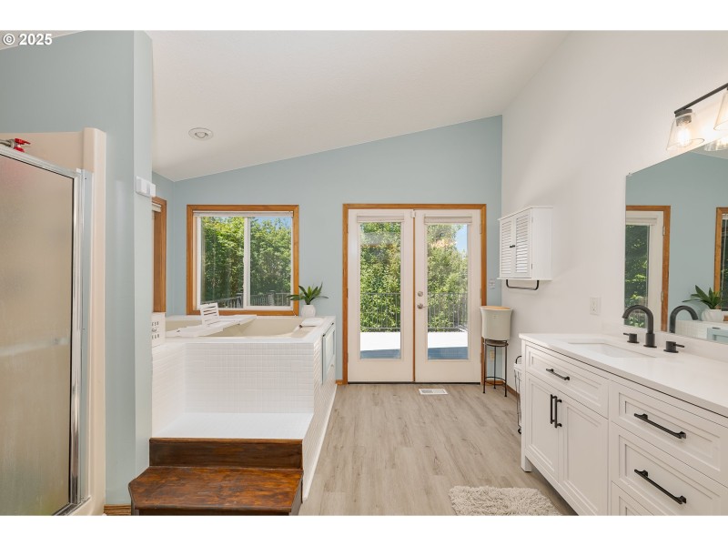 Owner's Suite Bathroom