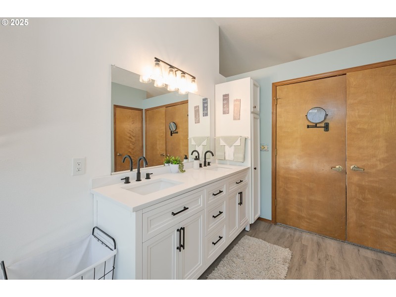 Owner's Suite Bathroom