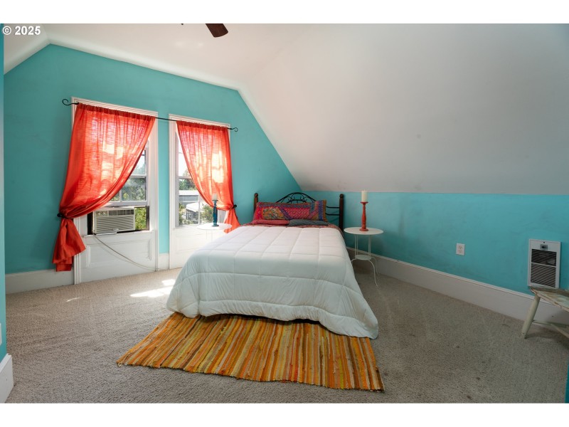 Bedroom, Primary