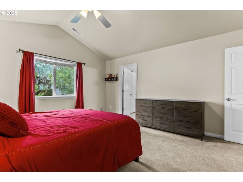 Bedroom, Primary