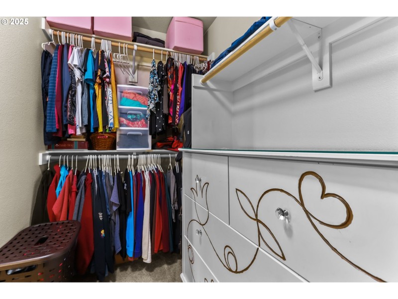 Bedroom, Primary