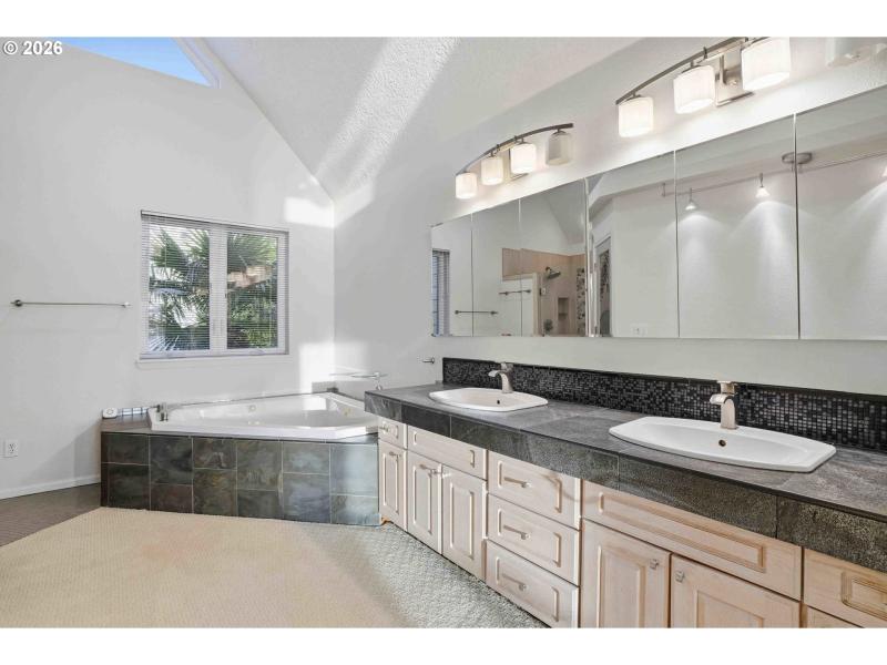 Bedroom, Owner's Suite