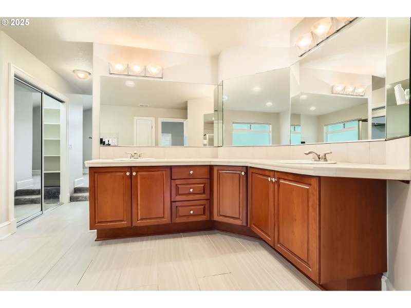Bathroom, Attached