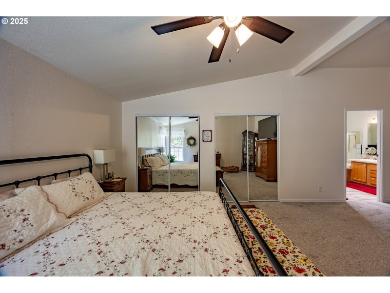 Bedroom, Primary
