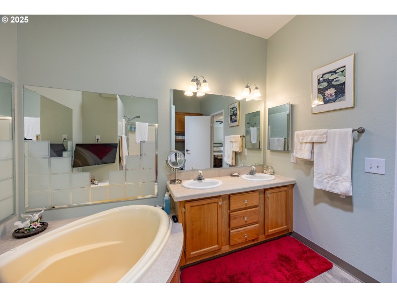 Bathroom, Attached