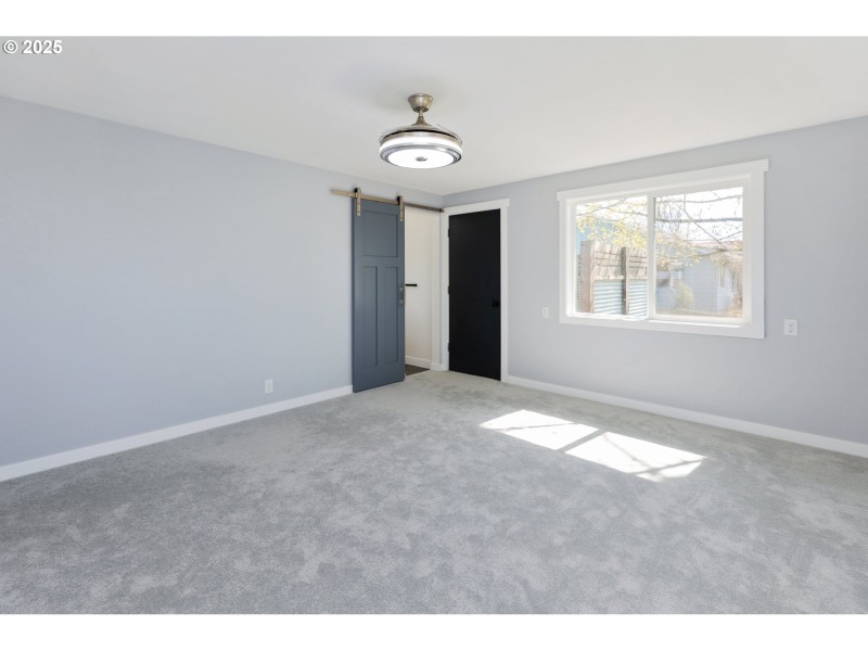 Bedroom, Primary