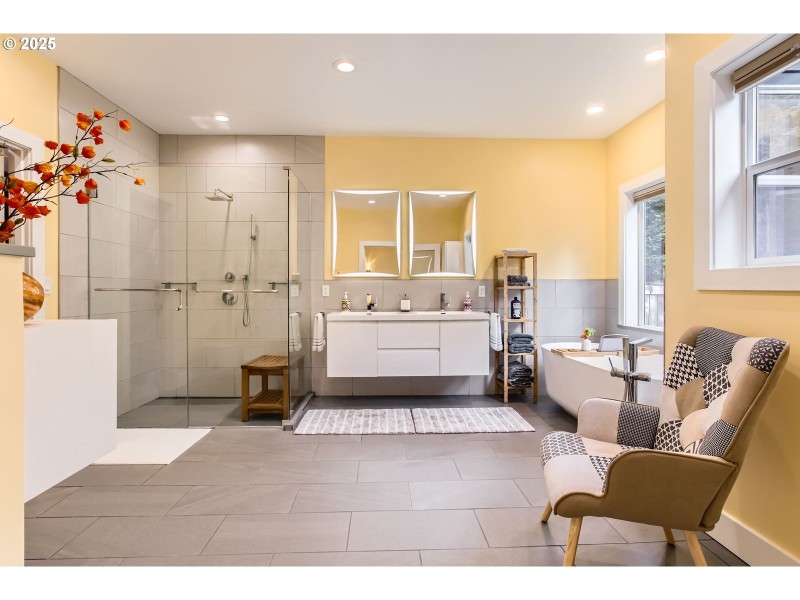 Owner's Suite Bathroom