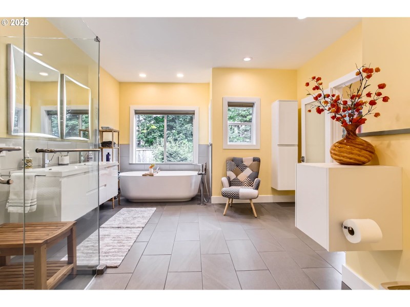 Owner's Suite Bathroom