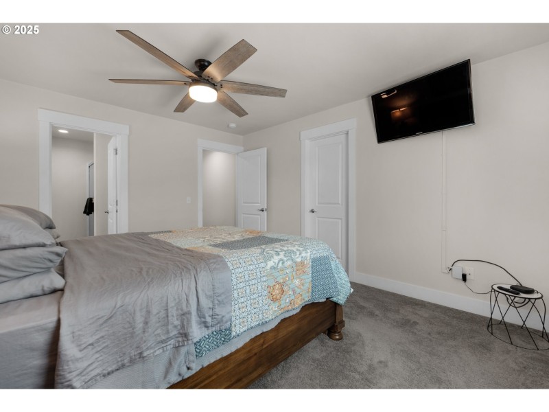 Bedroom, Primary