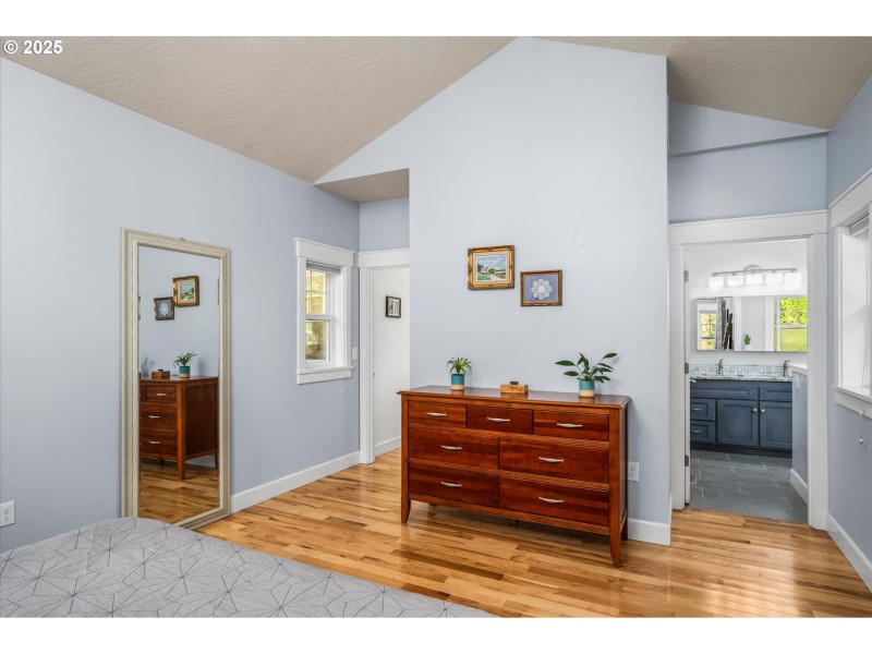 Bedroom, Owner's Suite